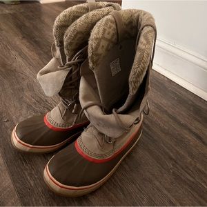 Sorel 8.5 boots with ugg inserts